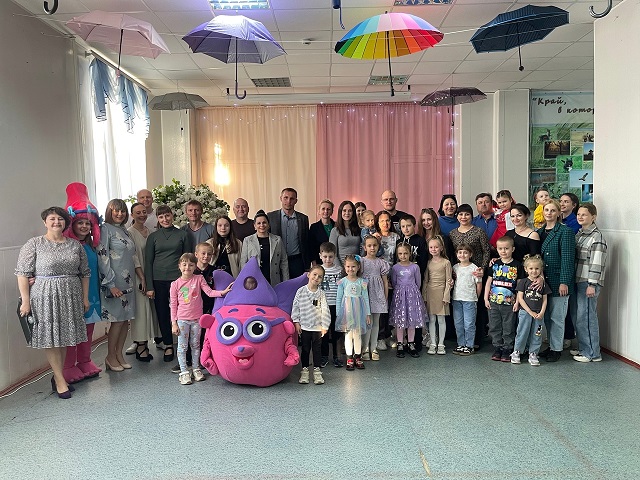 В малом зале районного Дворца культуры состоялся праздник семьи «В объективе семейного счастья»